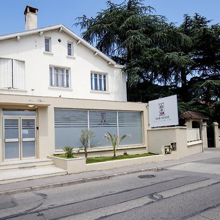 Hotel Gab House Bron Esterno foto
