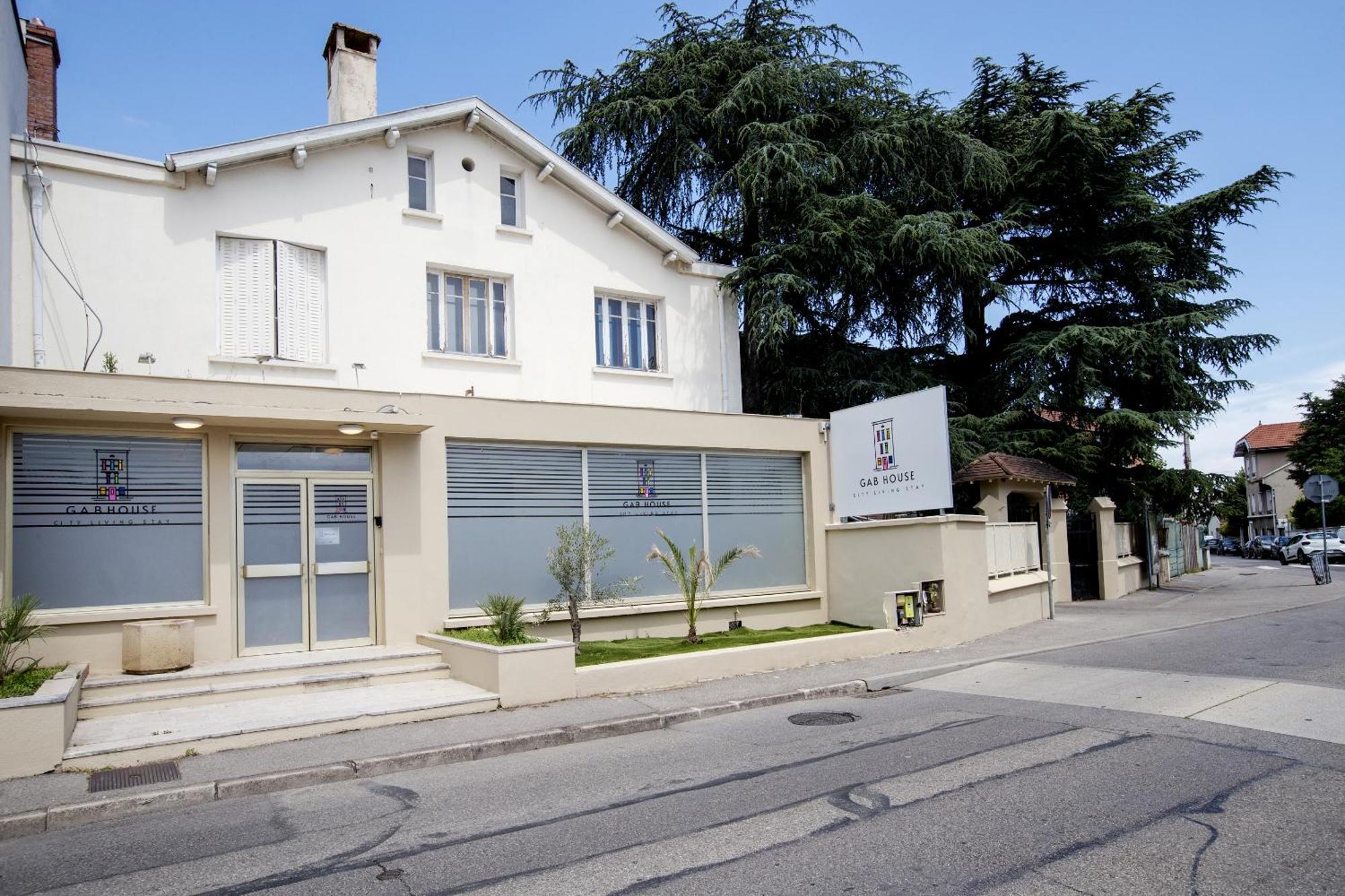 Hotel Gab House Bron Esterno foto
