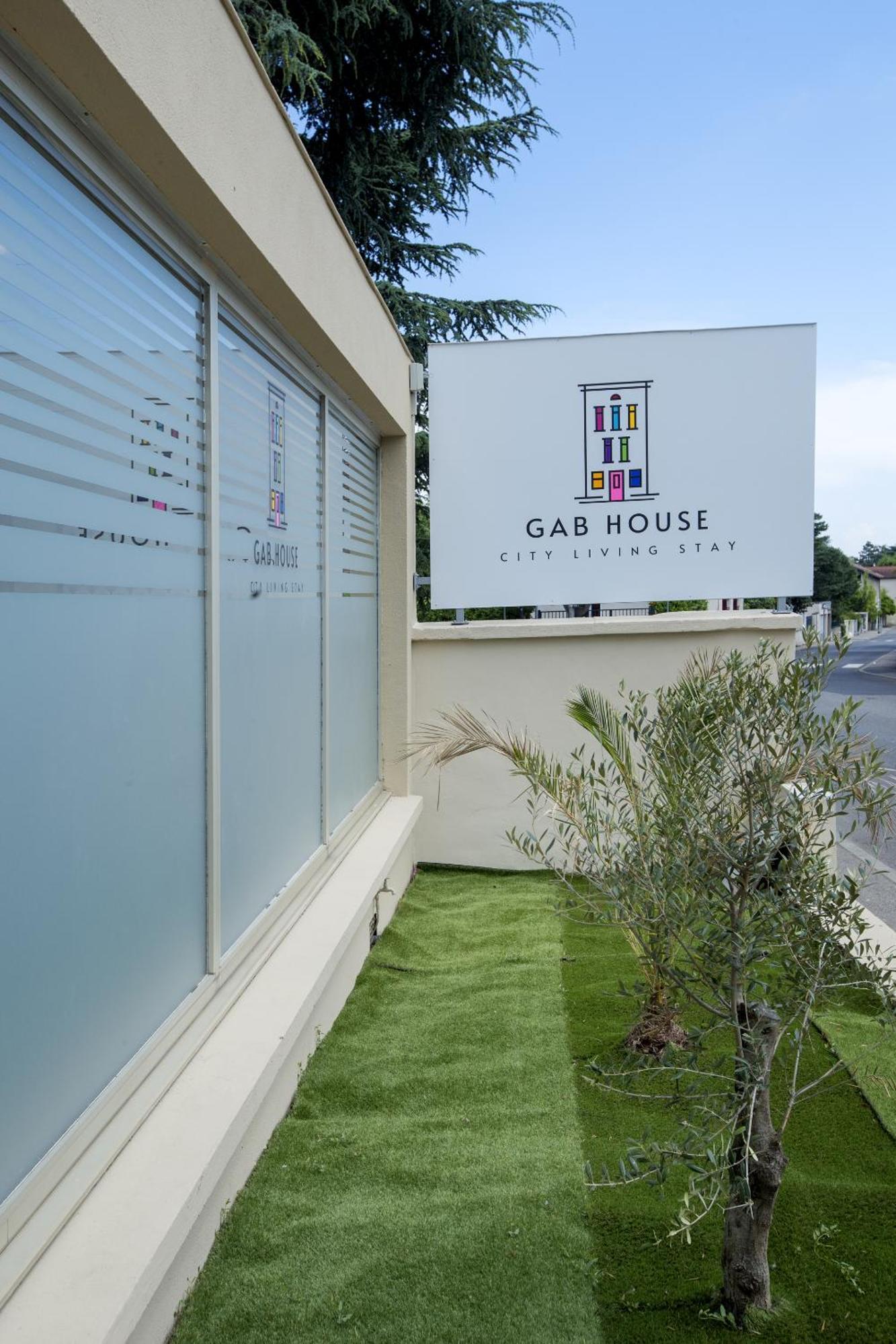 Hotel Gab House Bron Esterno foto